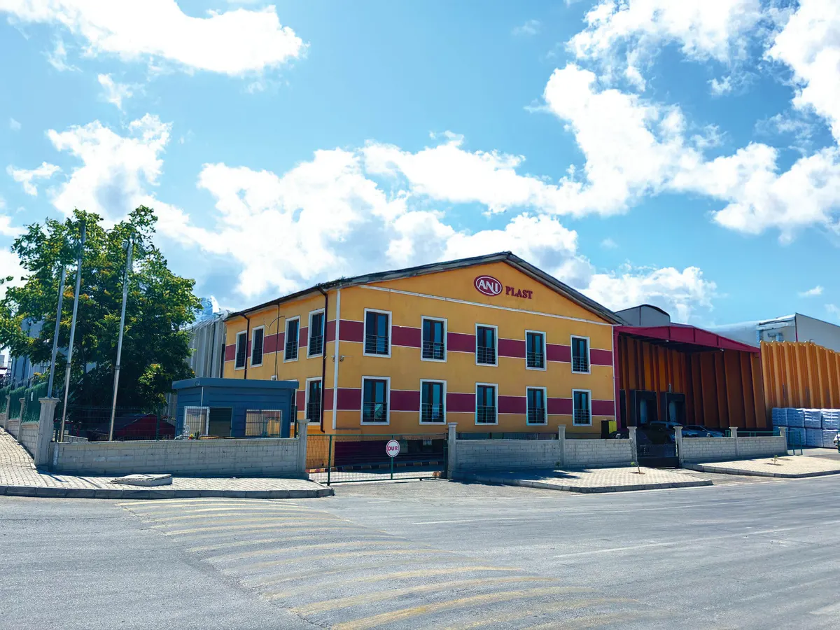 Anı Plast idari bina ve fabrika girişi